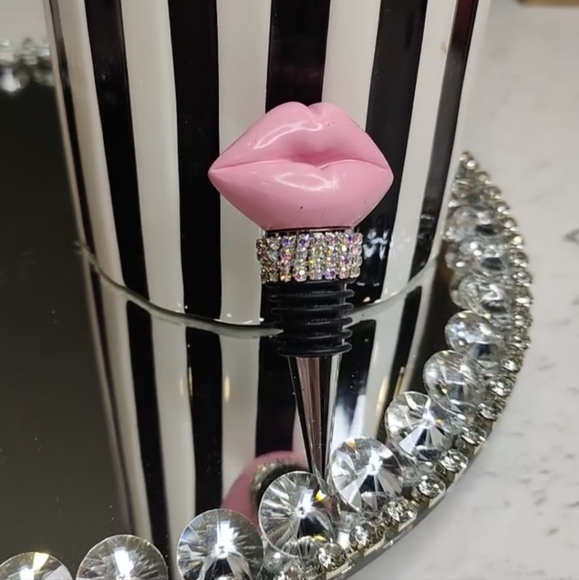 Pink Rhinestone wine stopper - Picture 8 of 8